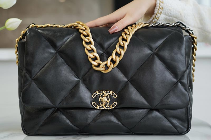 chanel-19-BAG盖包MAXI经典黑6.jpg