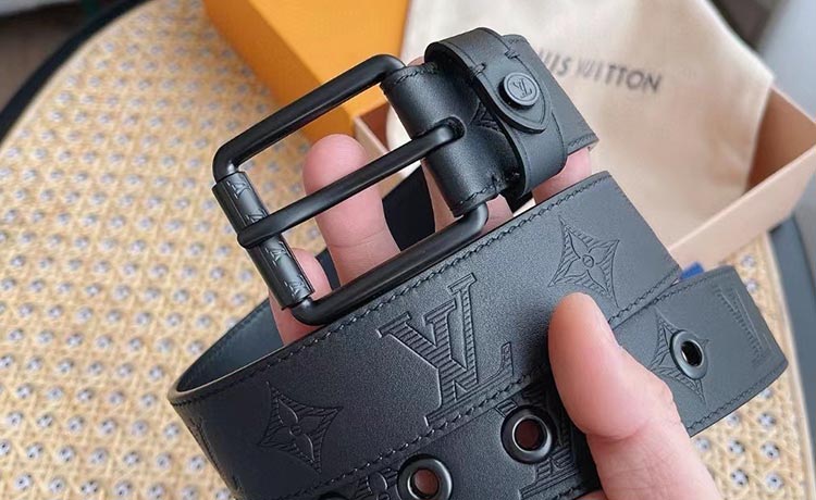 【深度品鉴】LV经典老花魅力再升华：官网同步Monogram小牛皮手袋，细节之处见真章！